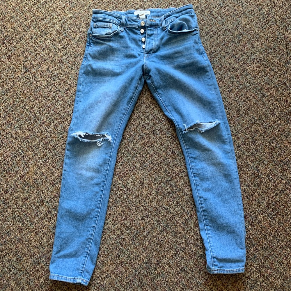 Forever 21 Skinny Jeans size 33! Can’t fit in them